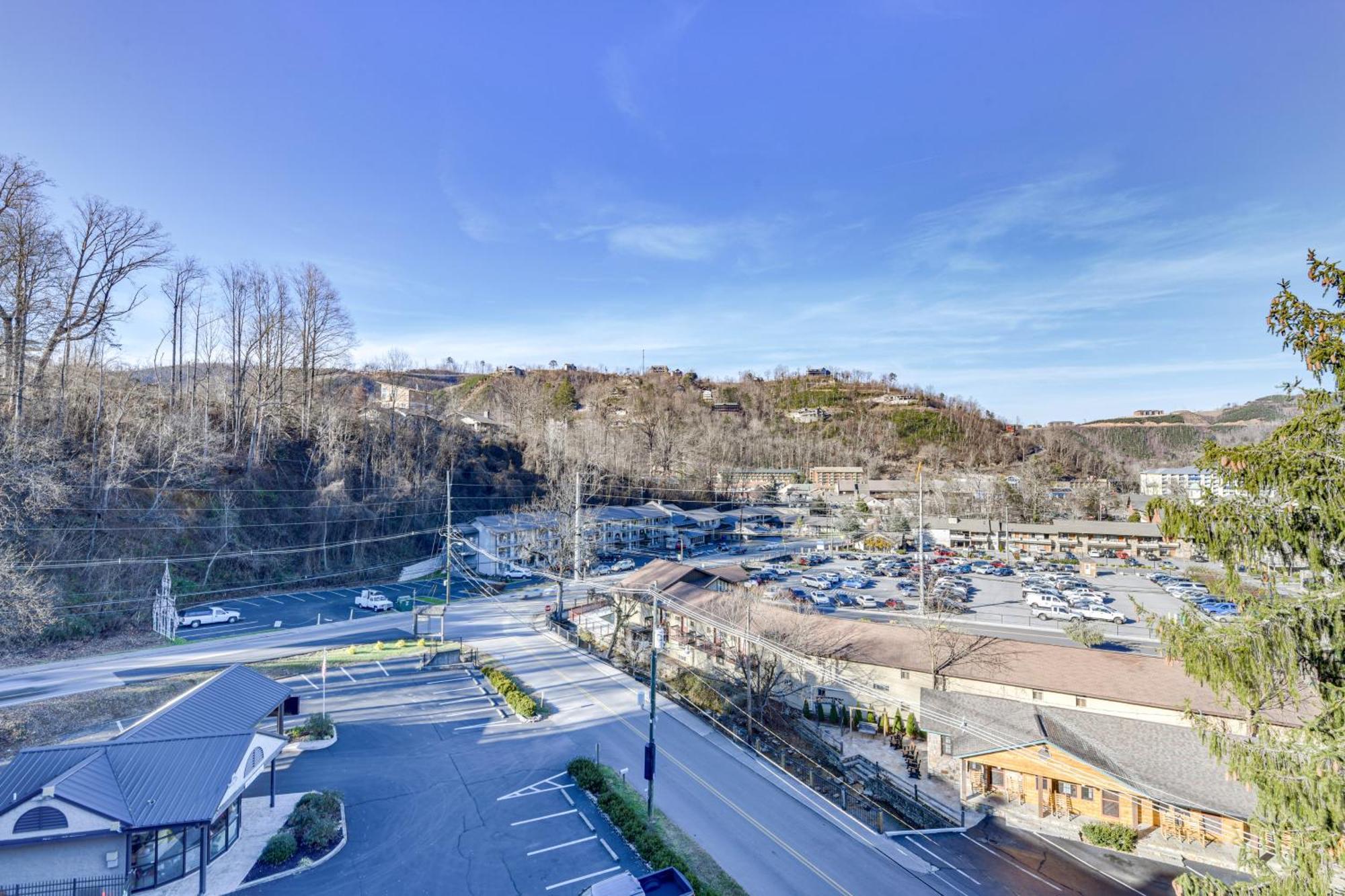 Downtown Gatlinburg Condo With Community Pool! Extérieur photo